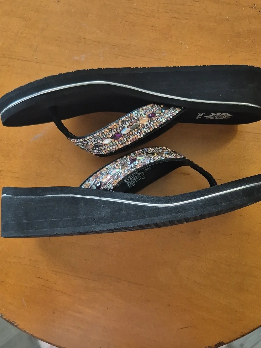 Yellowbox Crystal Embellished Black Women's Platform Flip Flops - Sz 8.5 - Picture 3 of 10